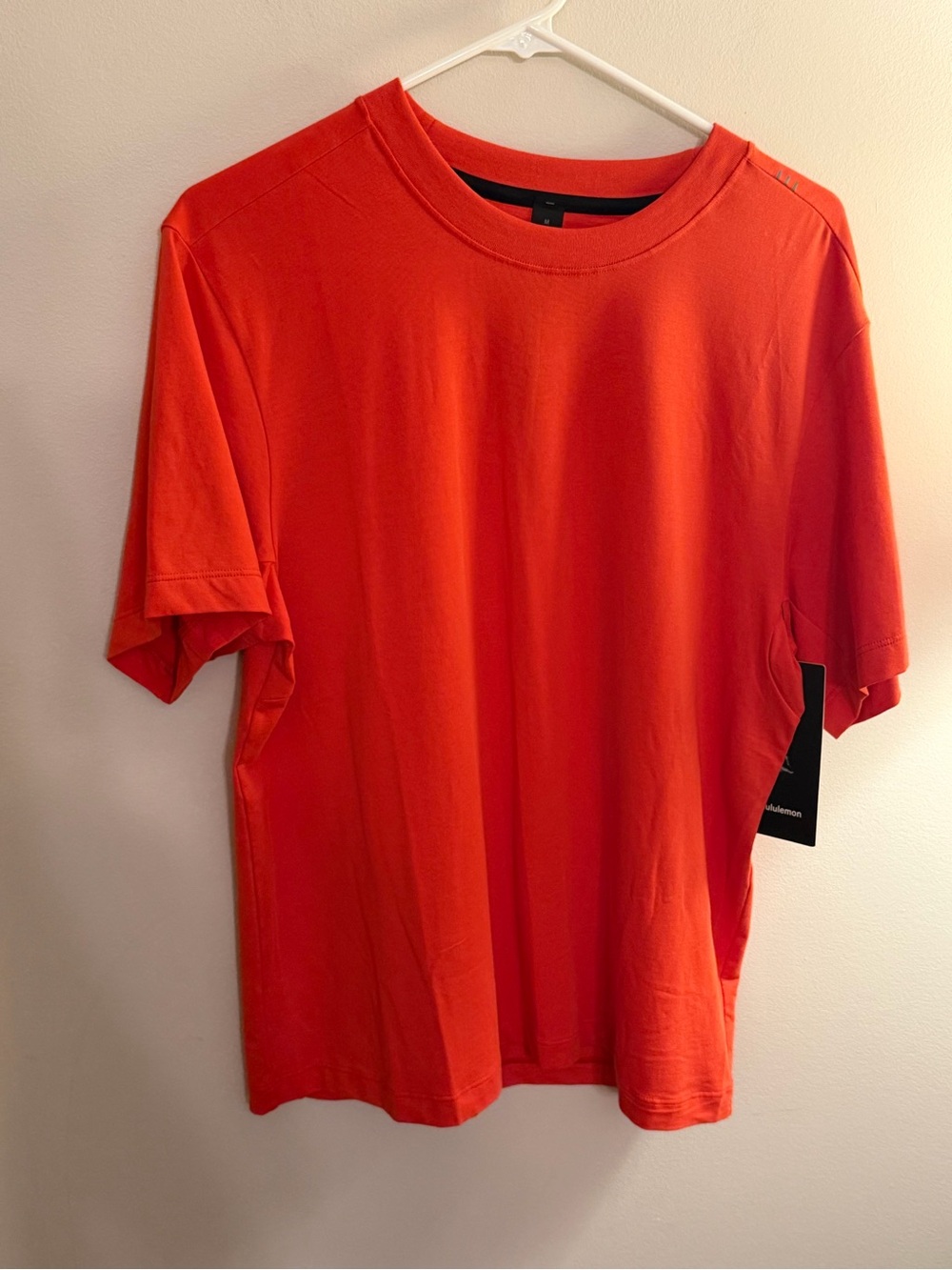 NWT Lululemon Men’s Zeroed In Short Sleeve Shirt Sunburst Orange Men’s Size Med